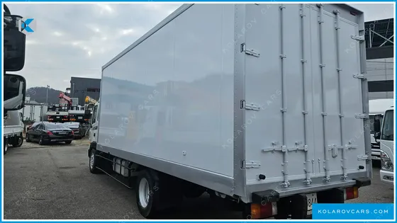 HYUNDAI MEGA TRUCK GOLD