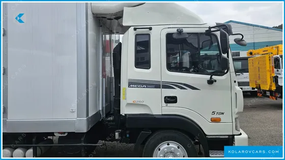 HYUNDAI MEGA TRUCK GOLD