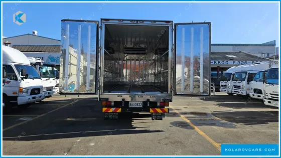 HYUNDAI MEGA TRUCK GOLD