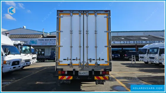 HYUNDAI MEGA TRUCK GOLD