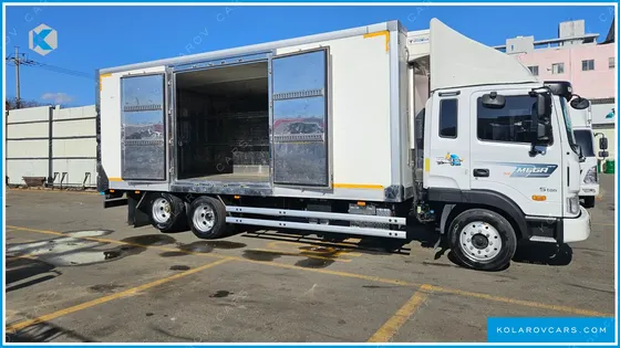 HYUNDAI MEGA TRUCK GOLD