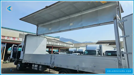 HYUNDAI MEGA TRUCK GOLD