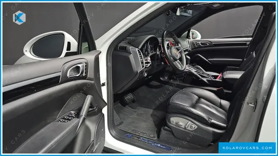 PORSCHE CAYENNE 3.0 DIESEL PLATIUM EDITION