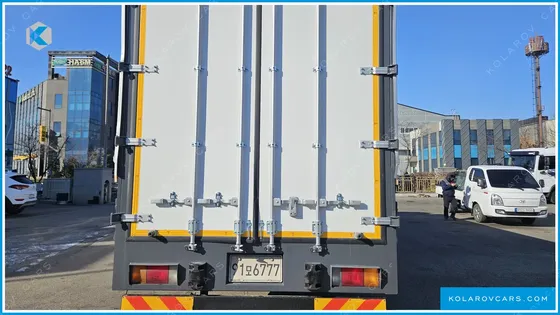 HYUNDAI MEGA TRUCK GOLD