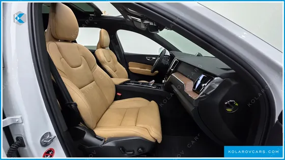 VOLVO XC60 B5 ULTIMATE BRIGHT