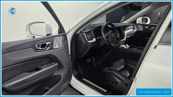 VOLVO XC60 B5 INSCRIPTION