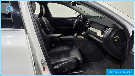 VOLVO XC60 B5 INSCRIPTION