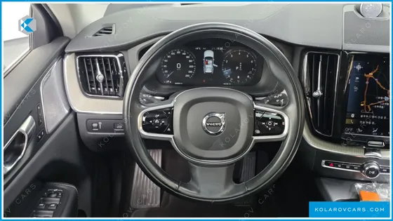 VOLVO XC60 B5 INSCRIPTION