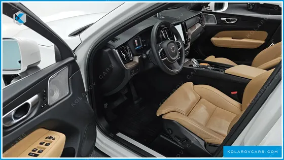 VOLVO XC60 B6 INSCIRTION