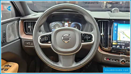 VOLVO XC60 T8 INSCRIPTION