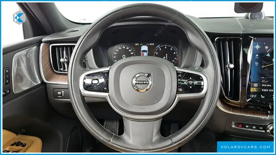 VOLVO XC60 B5 INSCRIPTION
