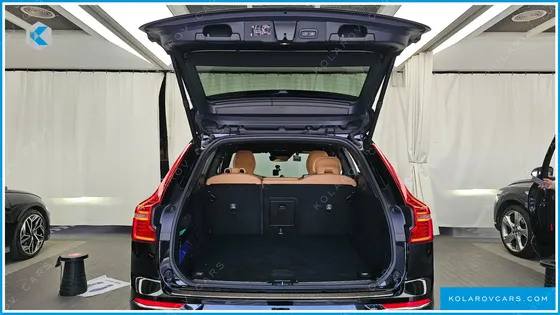 VOLVO XC60 B5 INSCRIPTION