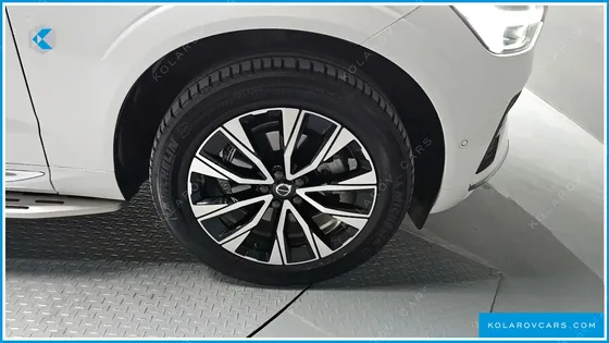VOLVO XC60 B5 ULTIMATE BRIGHT