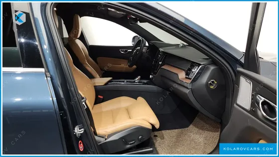 VOLVO XC60 B6 INSCIRTION