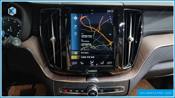 VOLVO XC60 B6 INSCIRTION