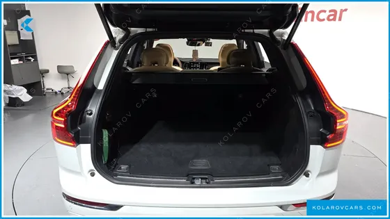 VOLVO XC60 B5 INSCRIPTION