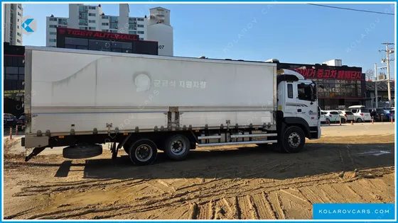HYUNDAI MEGA TRUCK GOLD