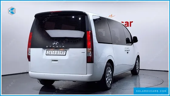 HYUNDAI STARIA 4WD TOURER 9-SEATER