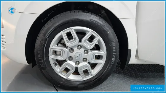 HYUNDAI STARIA 4WD TOURER 9-SEATER