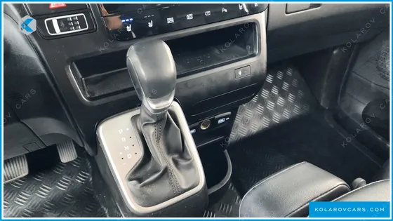 HYUNDAI STARIA 4WD TOURER 9-SEATER