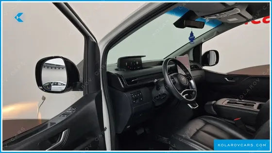 HYUNDAI STARIA 4WD TOURER 9-SEATER
