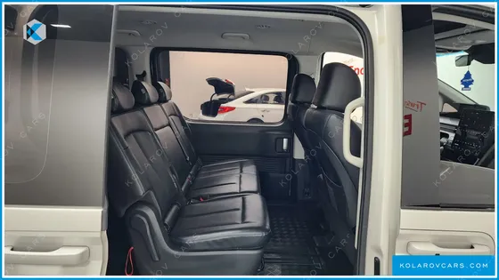 HYUNDAI STARIA 4WD TOURER 9-SEATER