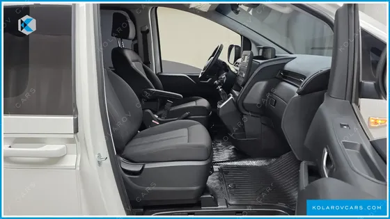 HYUNDAI STARIA CARGO 5-SEATER