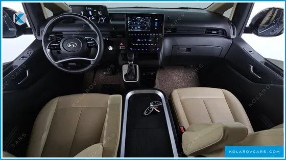 HYUNDAI STARIA CARGO 5-SEATER