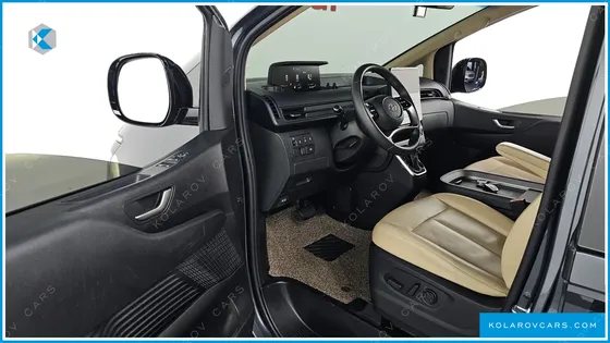 HYUNDAI STARIA CARGO 5-SEATER