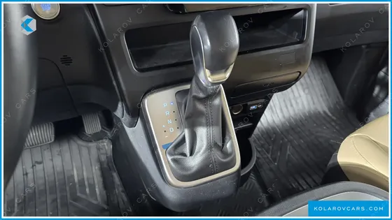 HYUNDAI STARIA CARGO 5-SEATER
