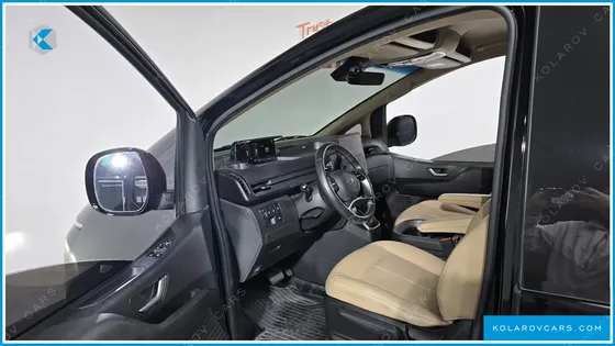 HYUNDAI STARIA CARGO 5-SEATER