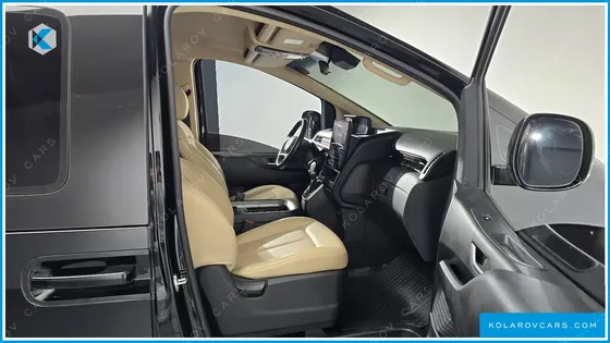 HYUNDAI STARIA CARGO 5-SEATER