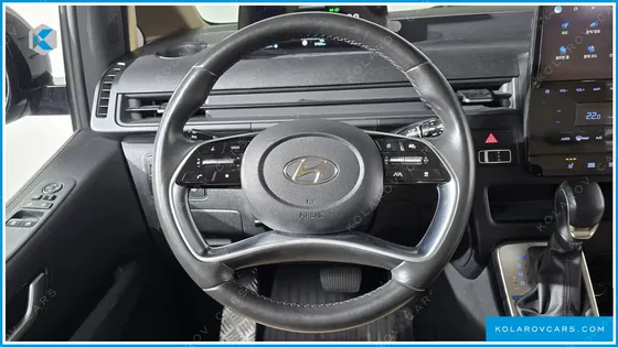 HYUNDAI STARIA CARGO 5-SEATER