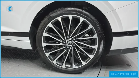 HYUNDAI GRANDEUR CALLIGRAPHY