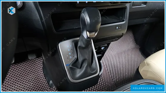 HYUNDAI STARIA CARGO 5-SEATER