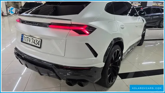LAMBORGHINI URUS 4.0 V8