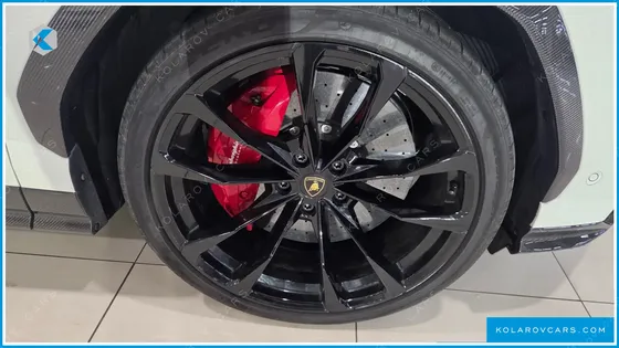 LAMBORGHINI URUS 4.0 V8