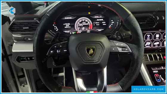 LAMBORGHINI URUS 4.0 V8