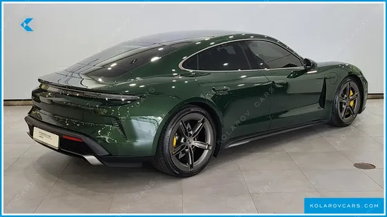 PORSCHE TAYCAN TURBO S