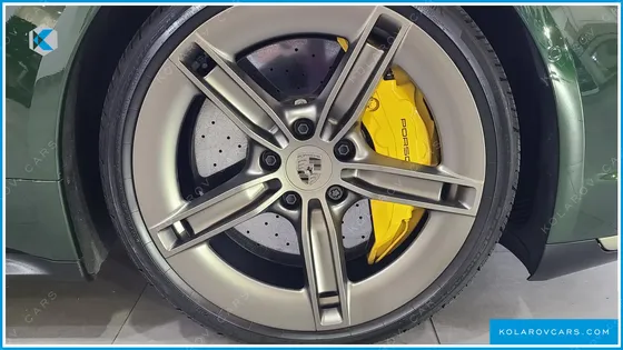 PORSCHE TAYCAN TURBO S