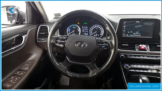 HYUNDAI GRANDEUR PREMIUM