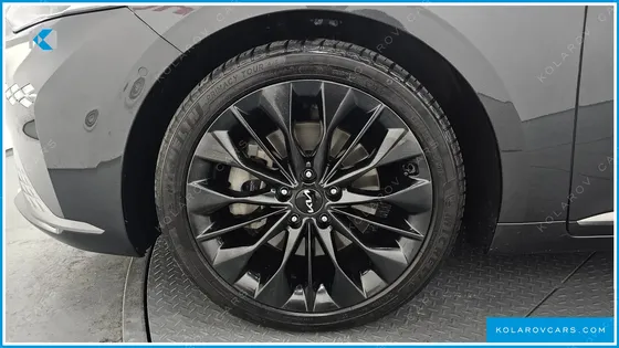 KIA K8 2.5 GASOLINE 2WD