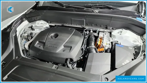 VOLVO XC90 T8 ULTRA DARK HYBRID