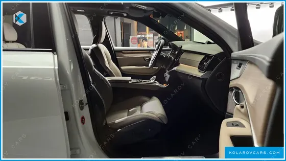 VOLVO XC90 T8 ULTRA DARK HYBRID