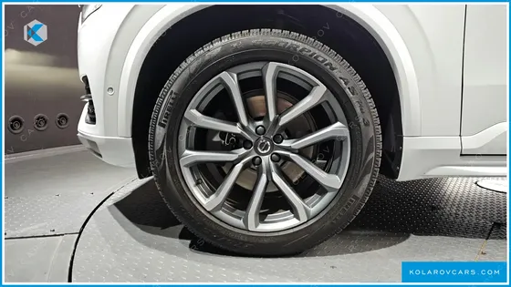VOLVO XC90 D5 MOMENTUM