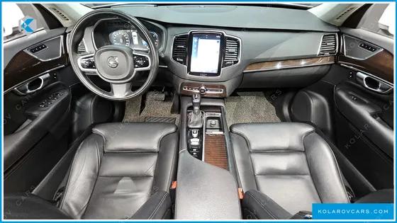 VOLVO XC90 D5 MOMENTUM
