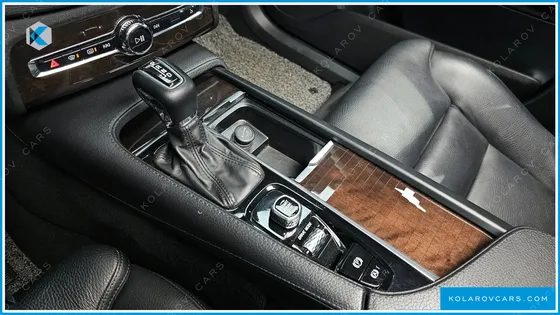 VOLVO XC90 D5 MOMENTUM