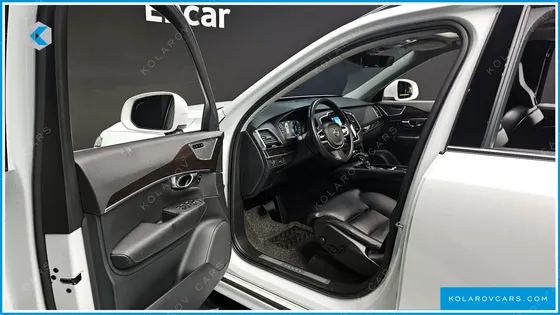 VOLVO XC90 D5 MOMENTUM