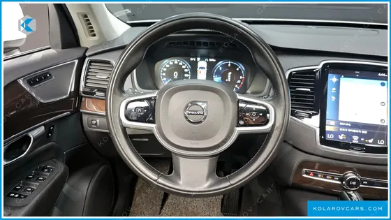 VOLVO XC90 D5 MOMENTUM