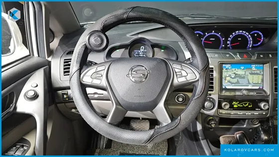 KGM - SSANGYONG KORANDO 4WD CHATEAU 9-SEATER